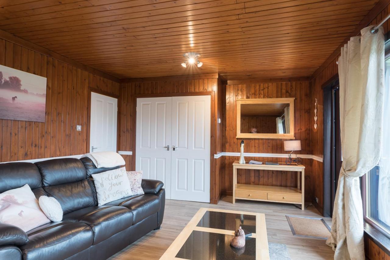 Bluebell Lodge 9 With Hot Tub Нютън Стюарт Екстериор снимка