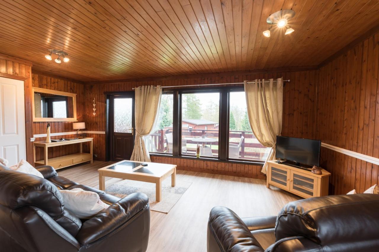 Bluebell Lodge 9 With Hot Tub Нютън Стюарт Екстериор снимка